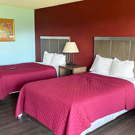 Mayfair Inn Williamston Εξωτερικό φωτογραφία