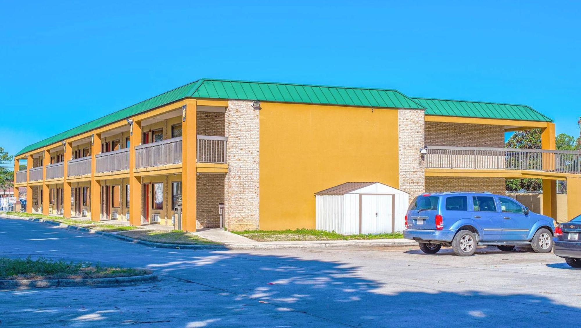 Mayfair Inn Williamston Εξωτερικό φωτογραφία