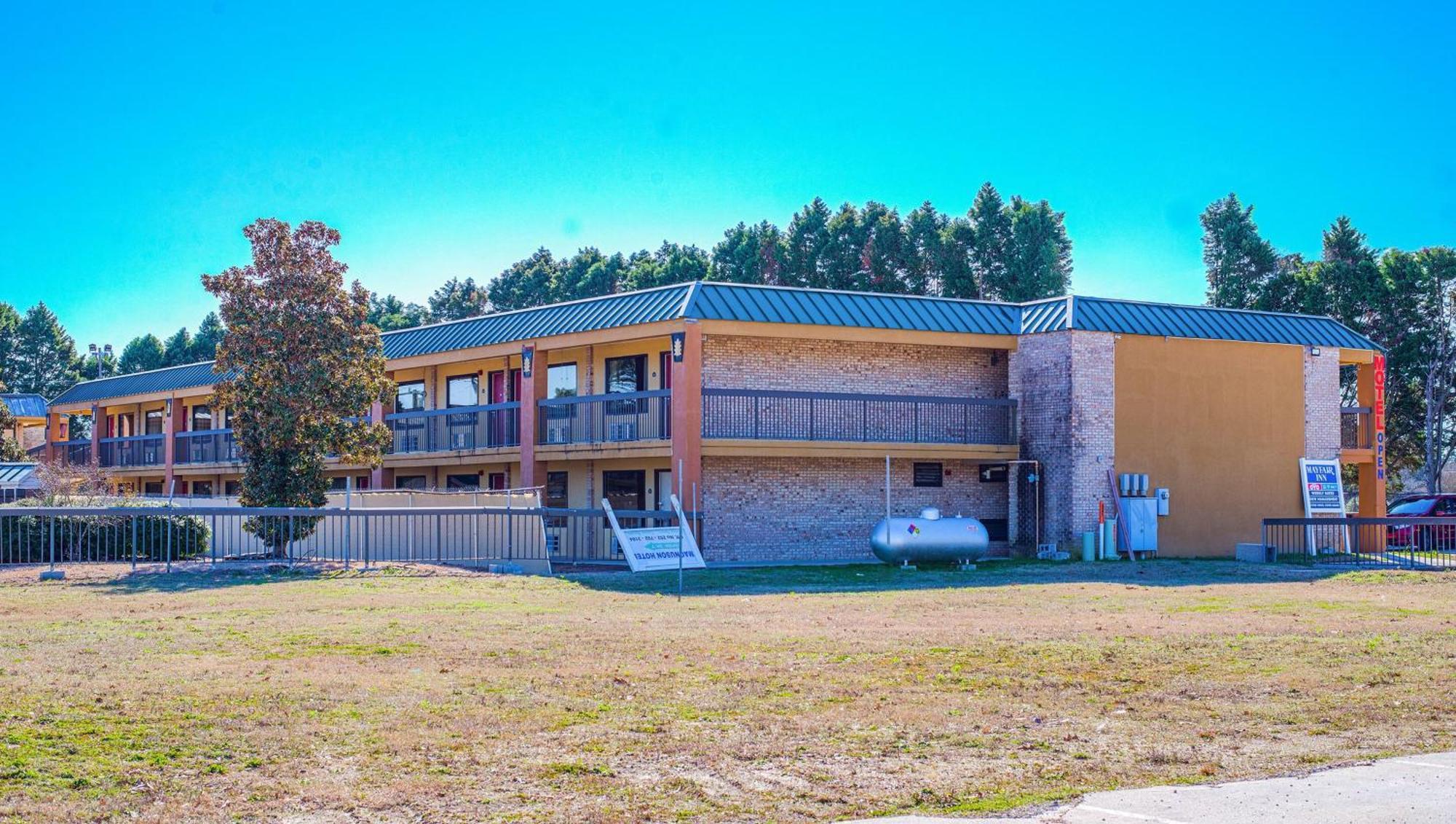Mayfair Inn Williamston Εξωτερικό φωτογραφία