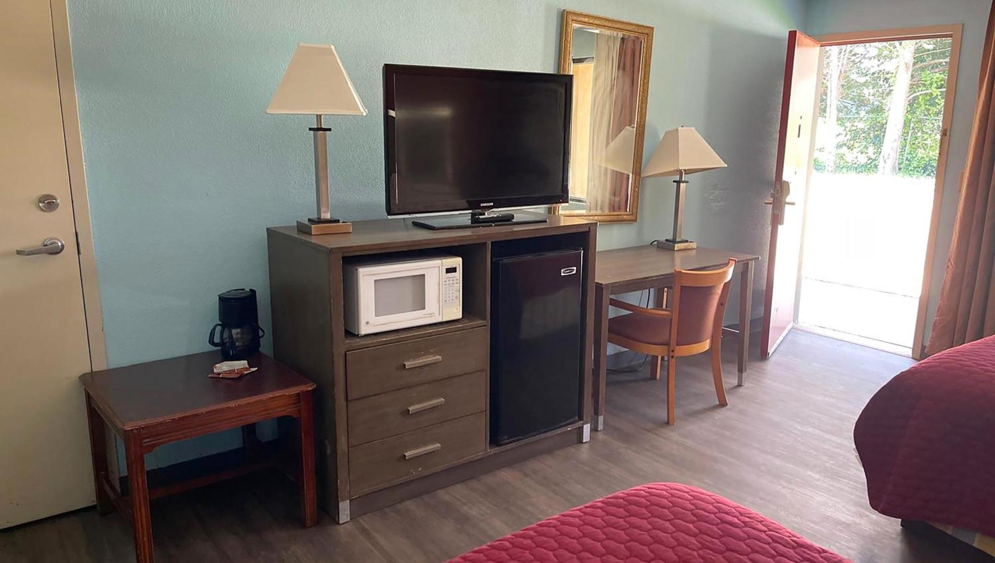 Mayfair Inn Williamston Εξωτερικό φωτογραφία