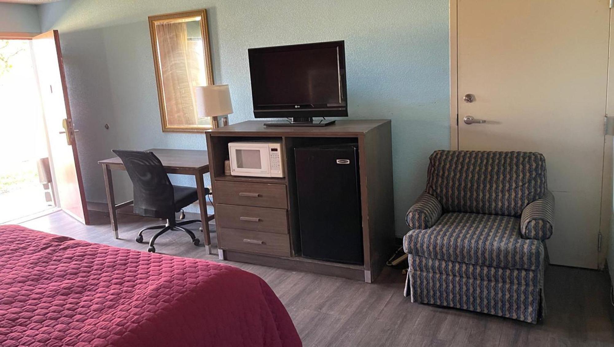 Mayfair Inn Williamston Εξωτερικό φωτογραφία