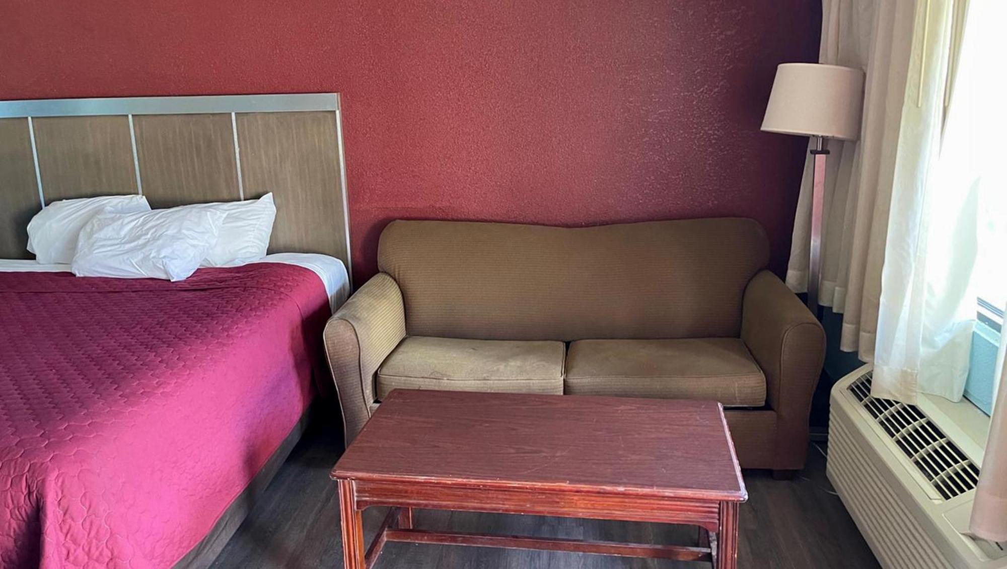 Mayfair Inn Williamston Εξωτερικό φωτογραφία