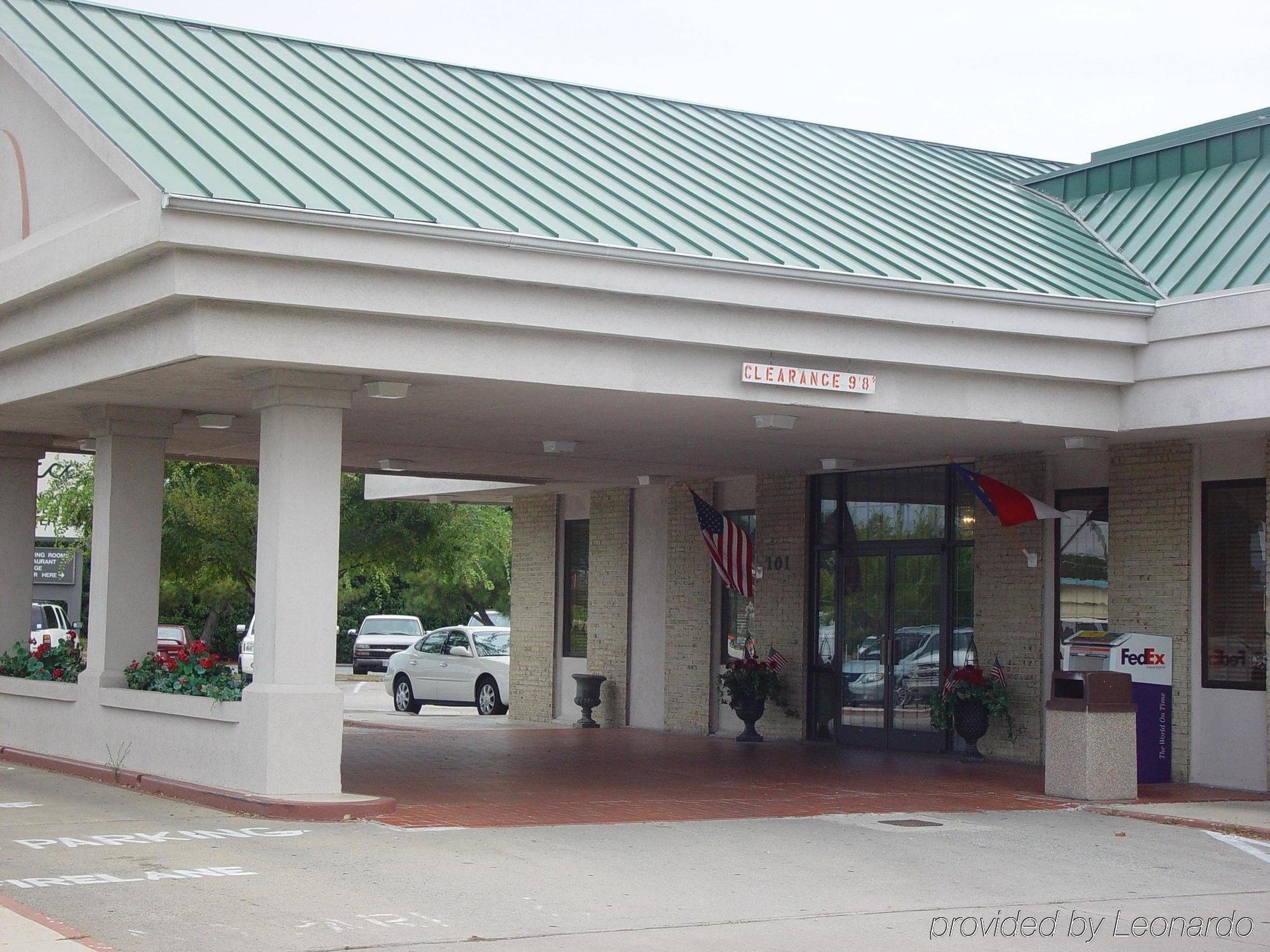 Mayfair Inn Williamston Εξωτερικό φωτογραφία